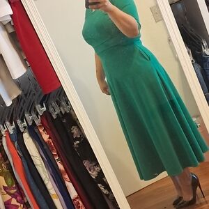 Elegant Green Midi Dress